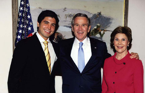 Alejandro Monteverde with President Bush and First Lady Laura Bush